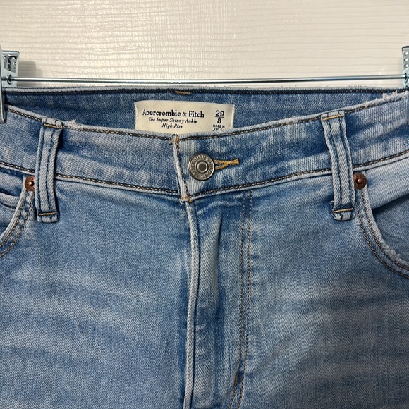 ABERCROMBIE JEANS - Picture 3 of 4
